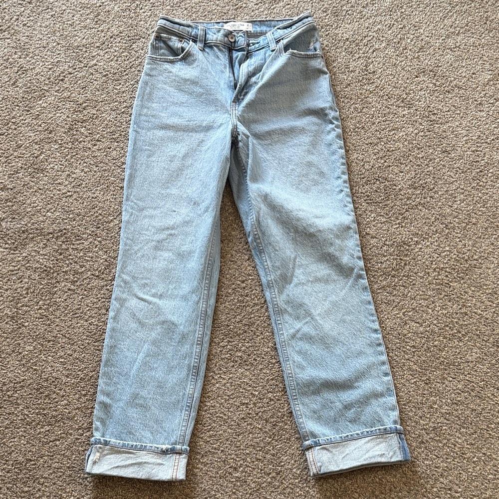 Abercrombie & Fitch 90s straight ultra high rise curve love- short inseam